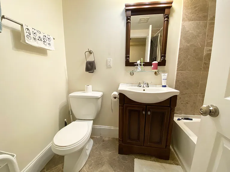 178 Hillside St #1R — Photo 10