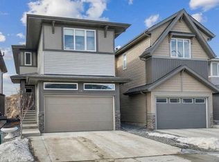 24 E Willow Park Point, Cochrane, AB T4C 2V3