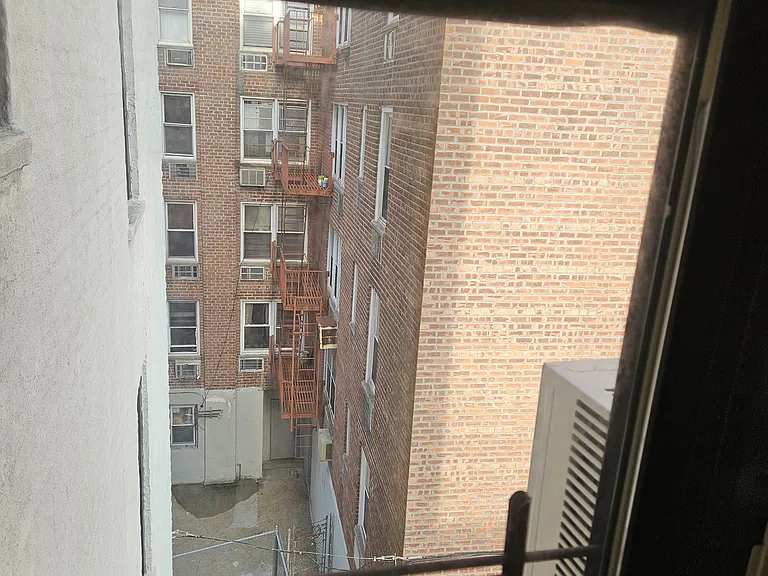1725 Emmons Ave #D7 — Photo 10