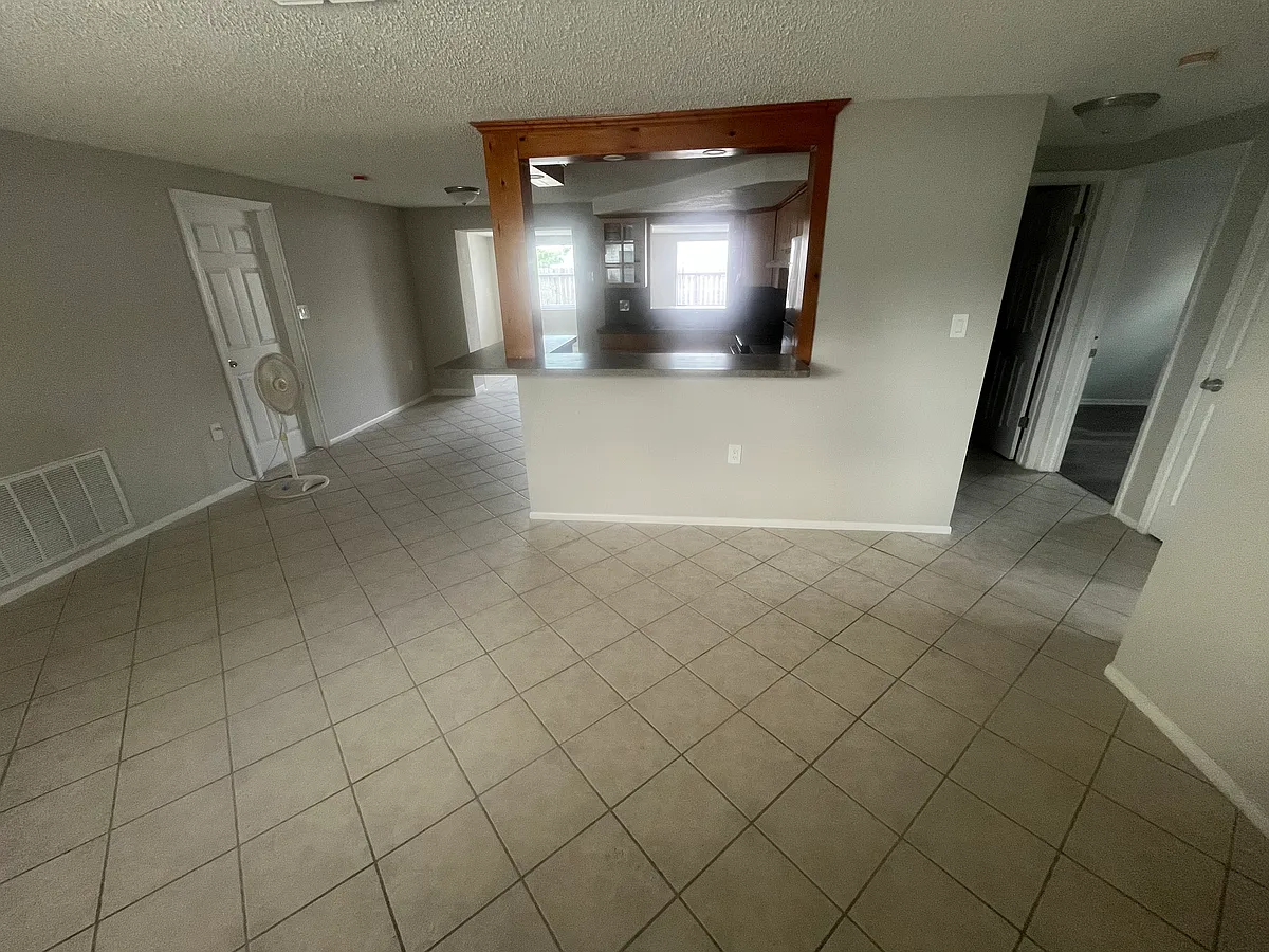 Building Photo - 7121 King Arthur Dr