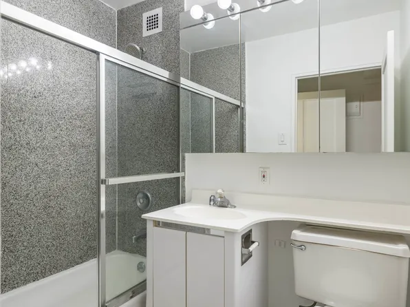 207 East 37th Street image 8 of 12