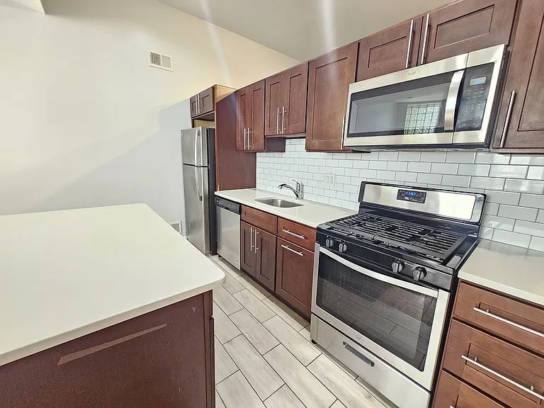 930 E Passyunk Ave — Photo 11