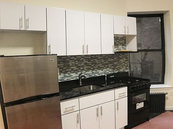 3rd image of 328 E 15th St APT 2