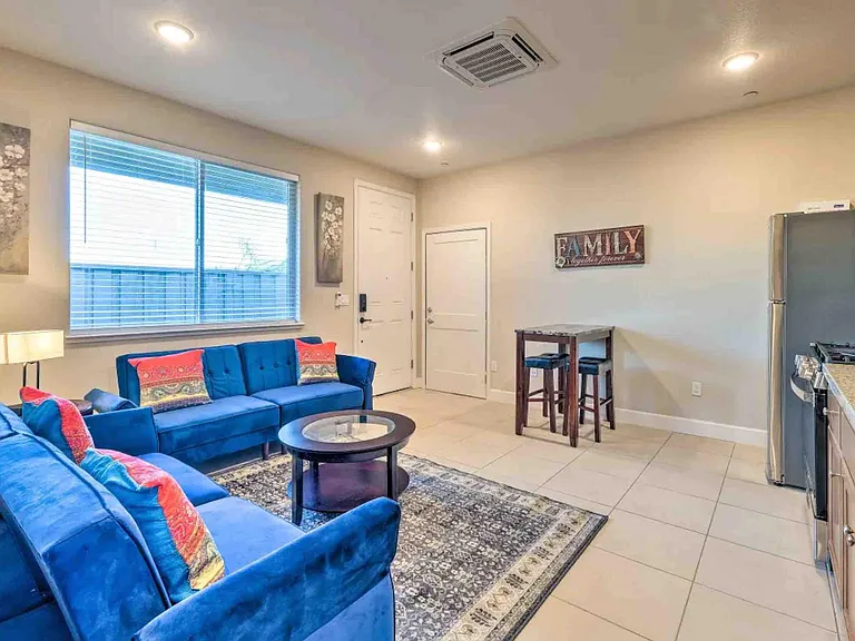 1427 S Wilshire Ave — Photo 5
