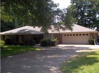 6247 Mossline Dr, Jackson, MS 39211