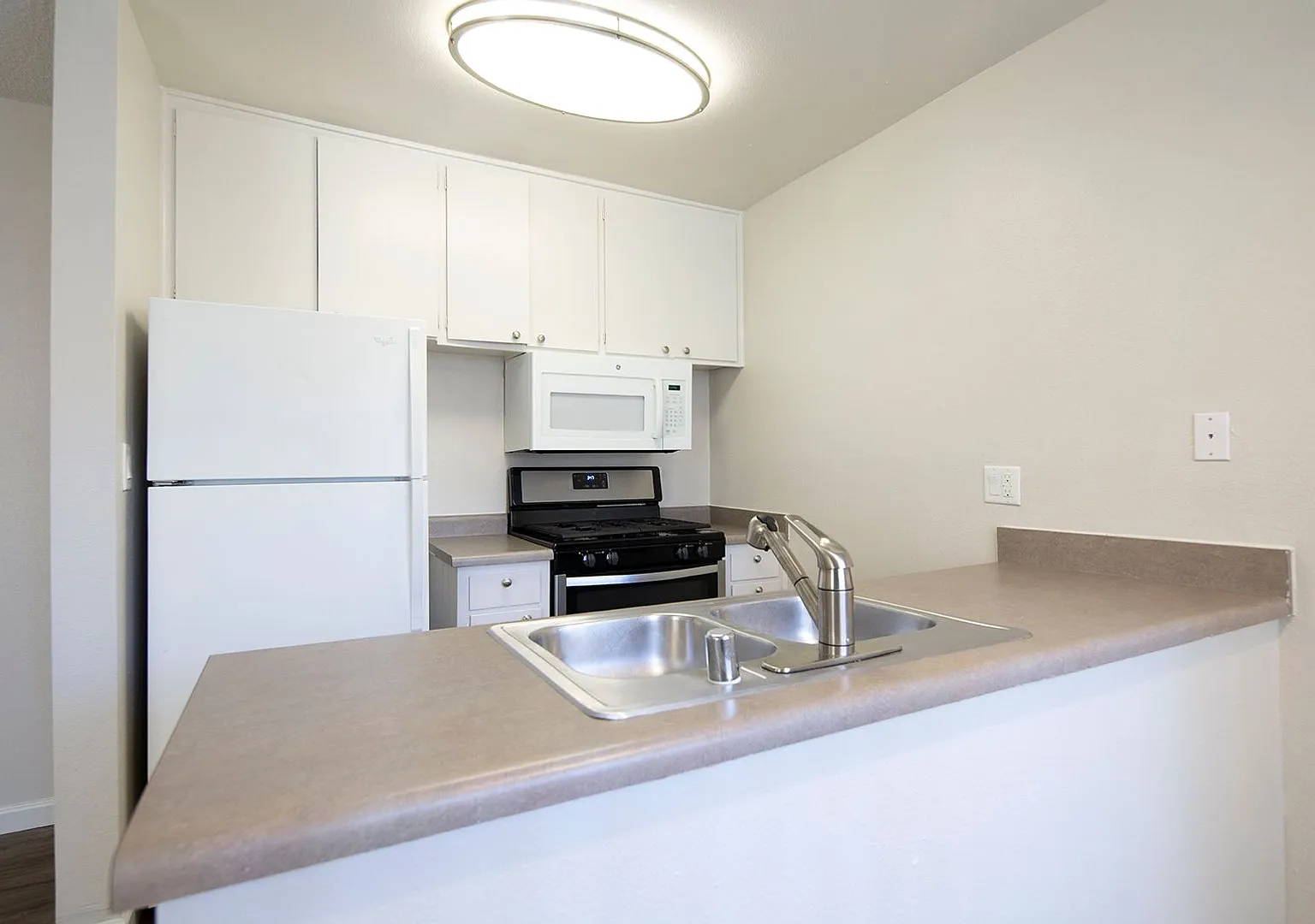 Villas at Carlsbad — Photo 4