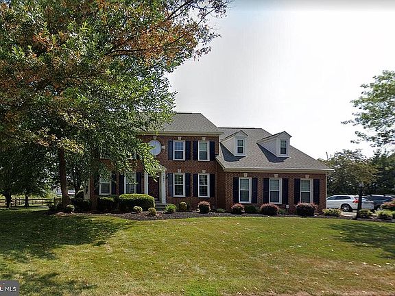 2nd image of 7881 Virginia Oaks Dr