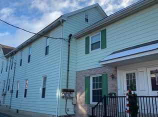 8 Arch St, Ephrata, PA 17522