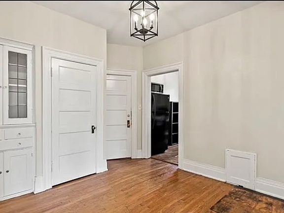 4th image of 242 Norwood Ave #2