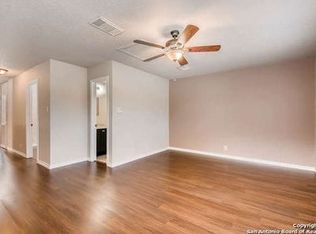 4926 Hilltop Field Dr, San Antonio, TX 78240