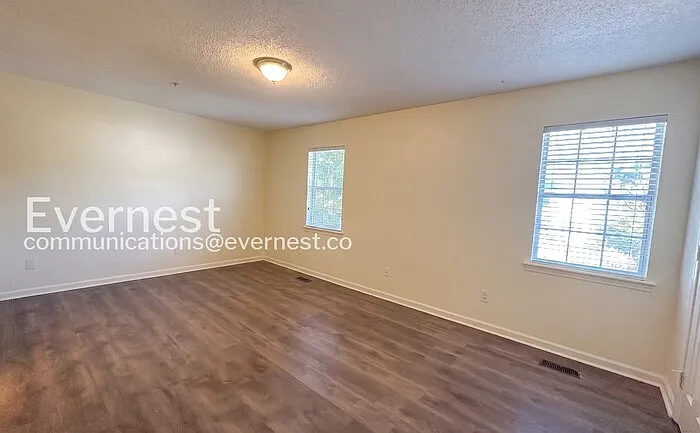 1592 King James Dr — Photo 13