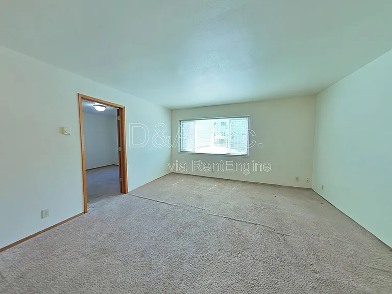 111 NW 11th St #104 — Photo 2