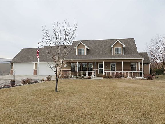 4th image of 771 Goldenrod Ct