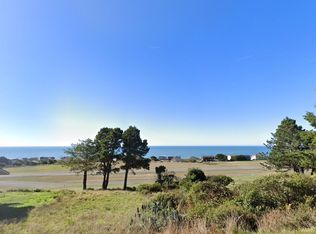 1368 Upper Pacific Dr, Whitethorn, CA 95589