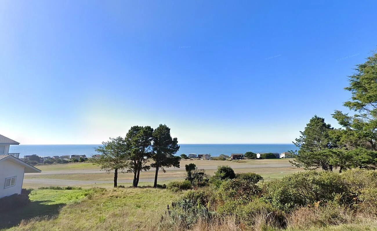 1368 Upper Pacific Dr photo 1