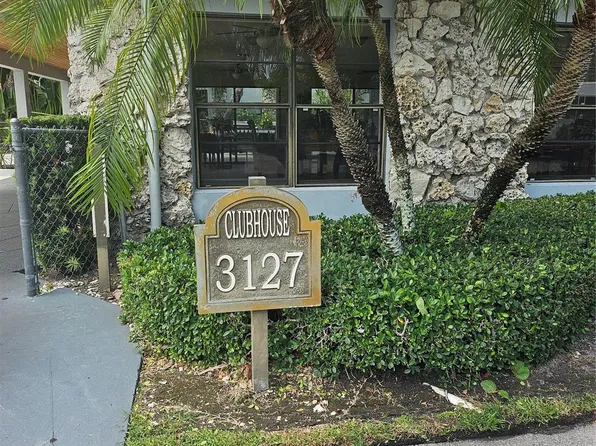 3105 Oakland Shores Drive #J-101, Fort Lauderdale, FL 33309