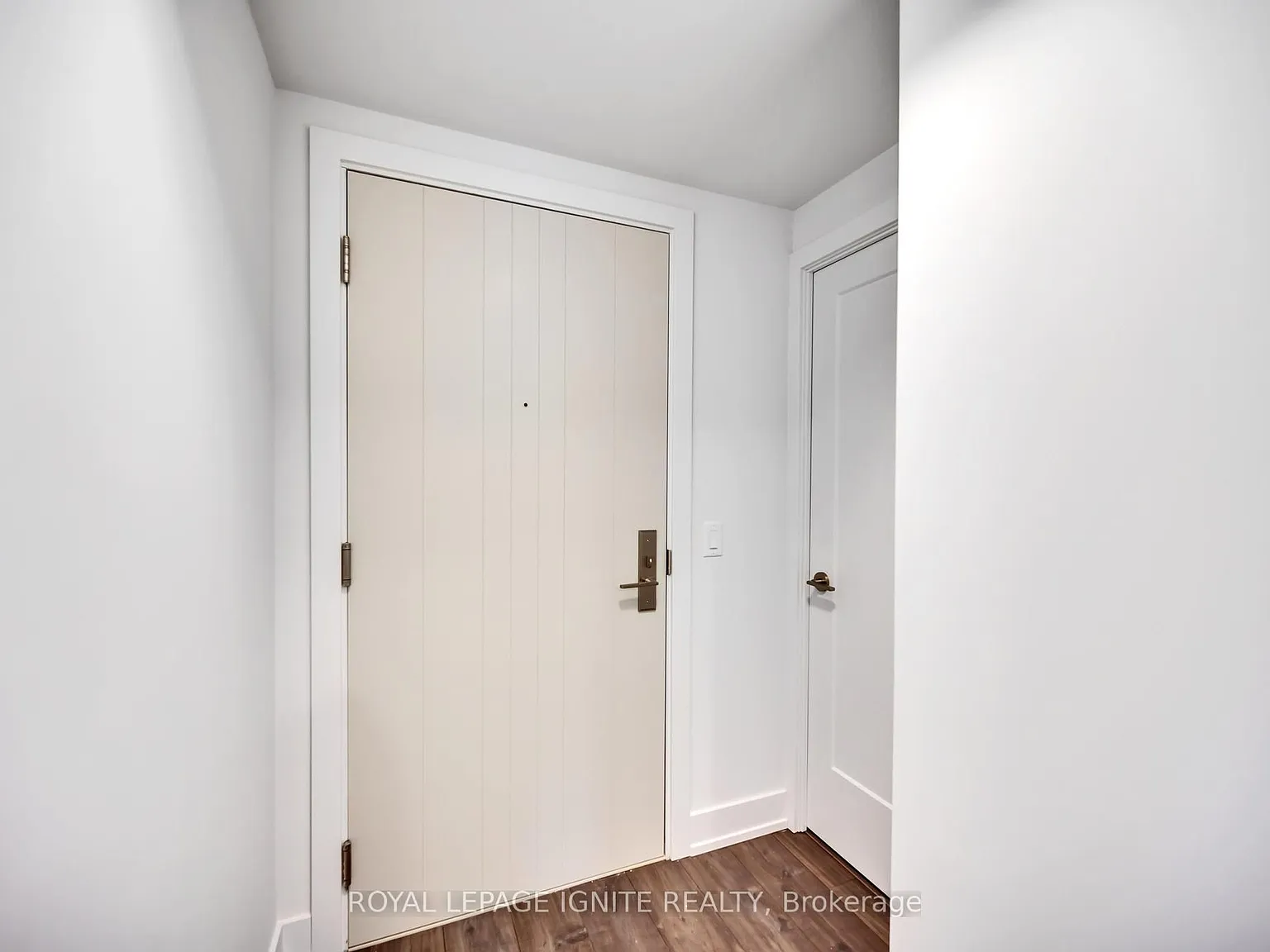 1 bed, $2,000 — Photo 2