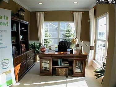 2nd image of 3867 Parkside Cir