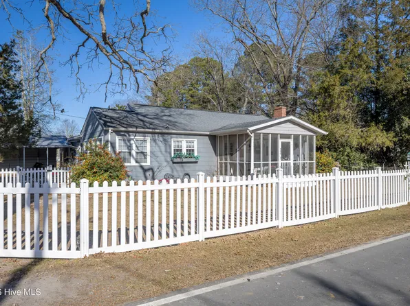 506 W Clinton Street, Roseboro, NC 28382