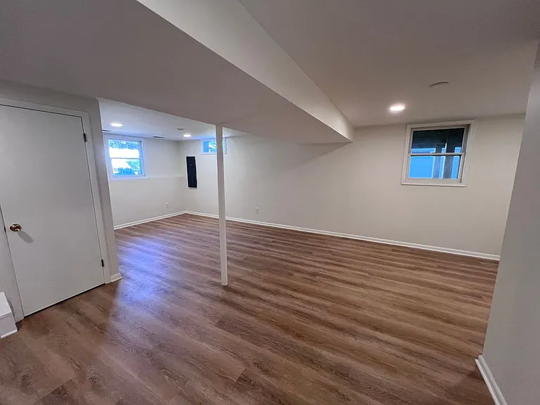 519 Kenmore Rd — Photo 15