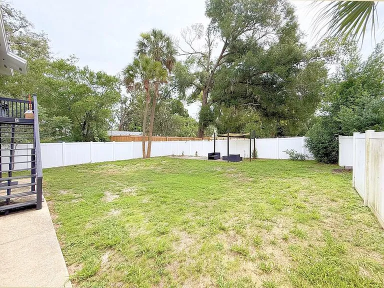 11705 North Dr #B — Photo 36