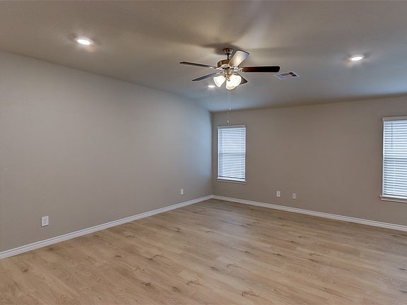 4th image of 1219 Kennesaw Dr