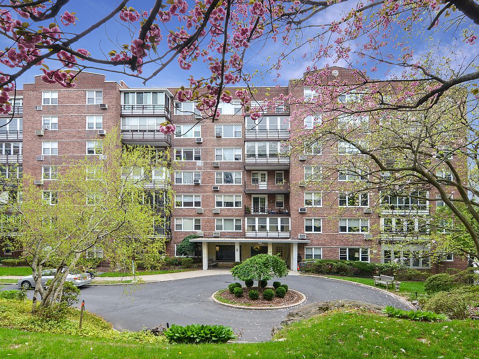 1st image of 3 Washington Sq APT 4H