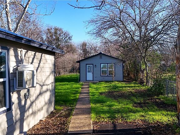 4th image of 263 S Grape Ave