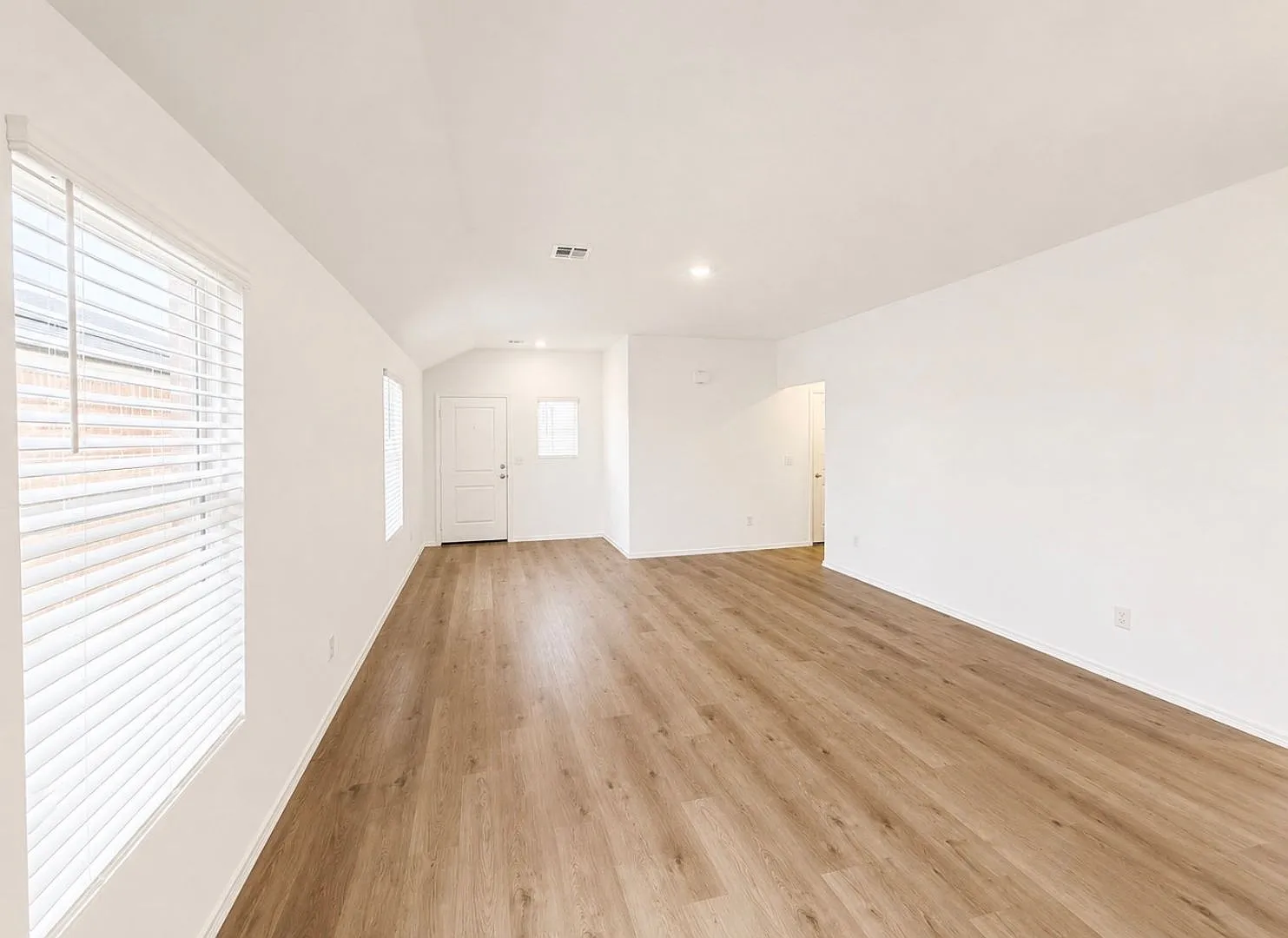 Luxury NEW 3 Bedroom 2 Bathroom Home in Piedmont Schools (Neighborhood Park and Basketball Court) — Photo 4