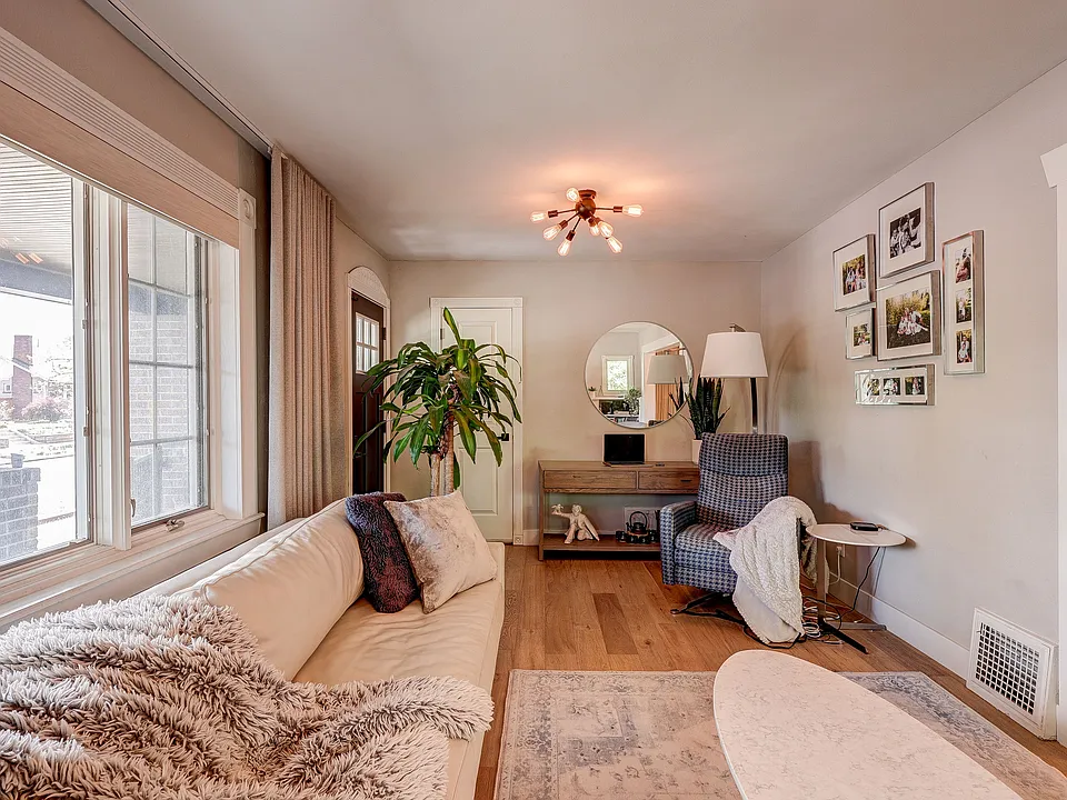 3101 W 37th Ave