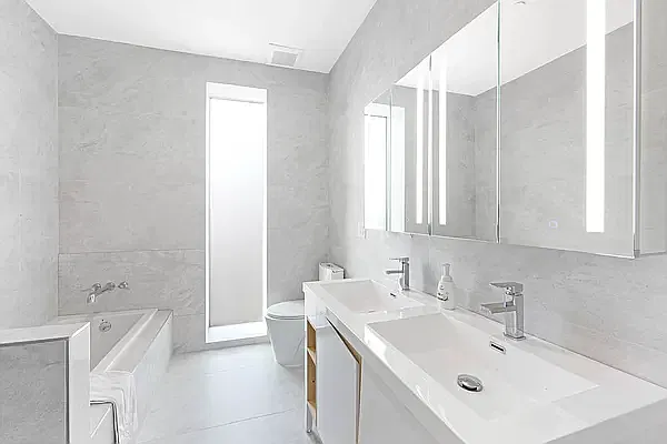 Bathroom, photo 2