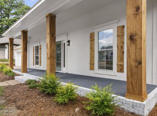 560 Bay Pointe Cir, Brandon, MS 39047