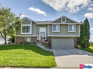 1703 Savannah Dr, Papillion, NE 68133