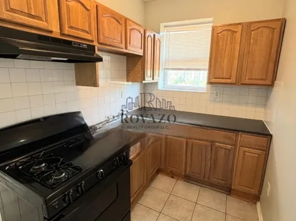 210 N 15th St, East Orange, NJ