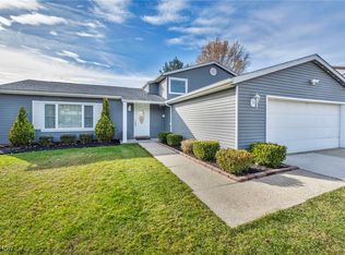 32194 N Roundhead Dr, Solon, OH 44139