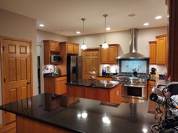 4th image of 618 Castle Wynd Dr