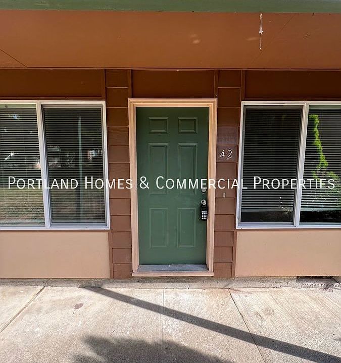 1st image of 10235 NE Prescott St #42