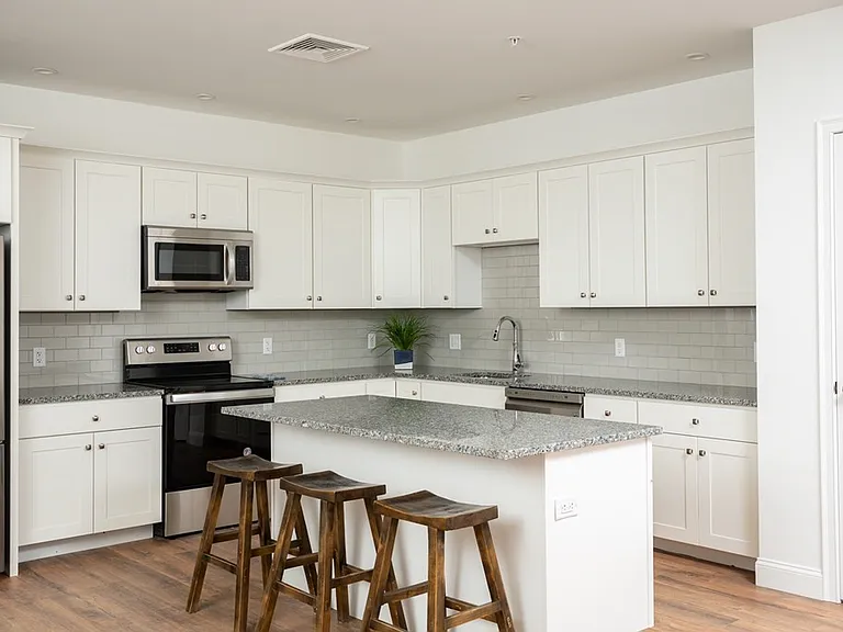 390 Chief Justice Cushing Hwy #208 — Photo 3