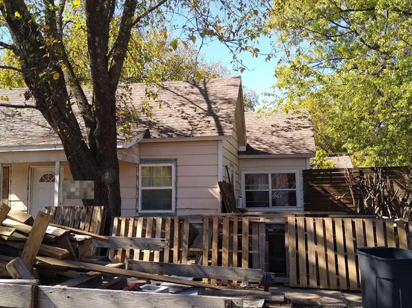 702 N Hall St, Webb City, MO 64870