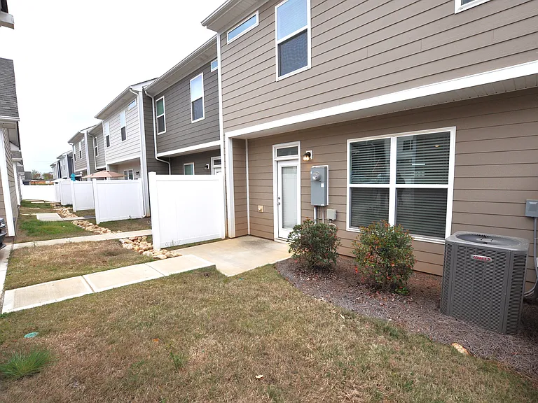 536 Laurens St — Photo 30