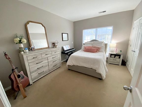 3rd image of 4870 Eisenhower Ave Unit 302