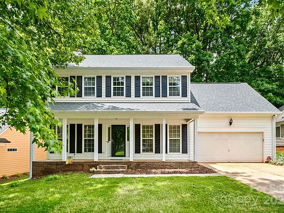 2nd image of 6121 Carriage Oaks Dr