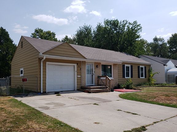 3rd image of 913 Cleary Ave