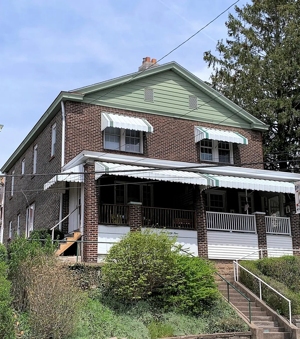 829 Greenfield Ave photo 1