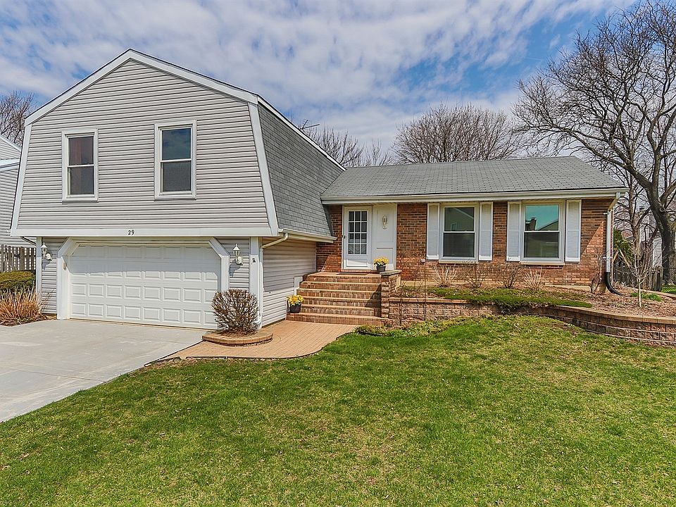 1st image of 29 Yardley Ln
