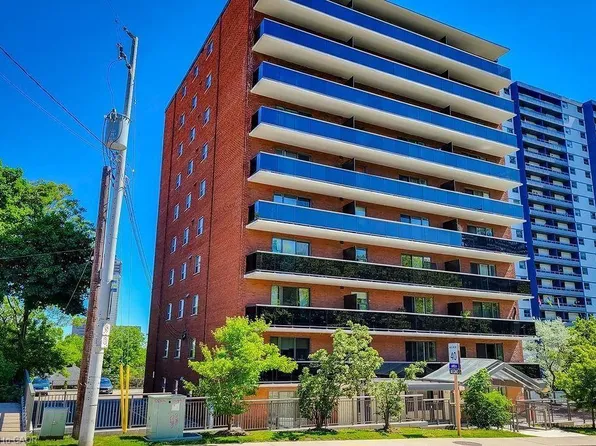 81 Charlton Ave E #905, Hamilton, ON L8N 1Y7