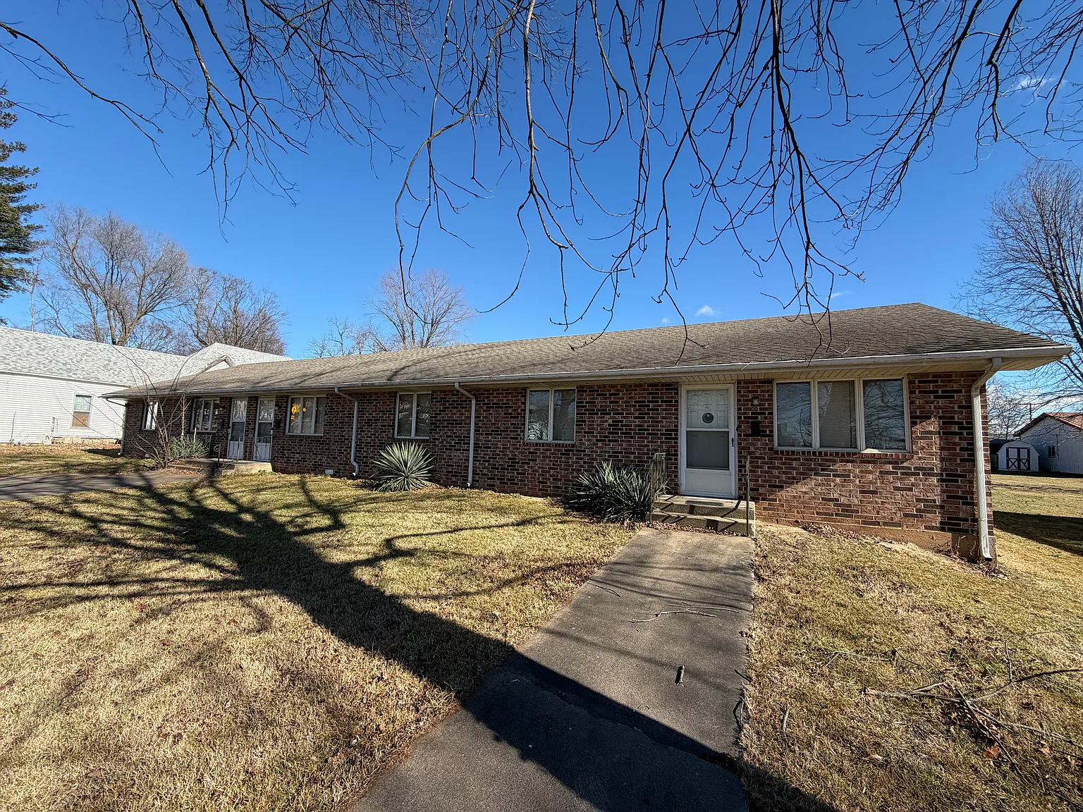 202 N Elm St — Photo 1
