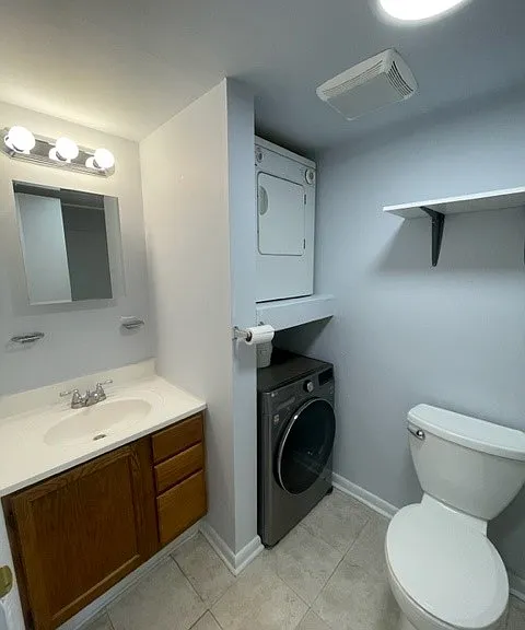 2409 Pond View Dr — Photo 1