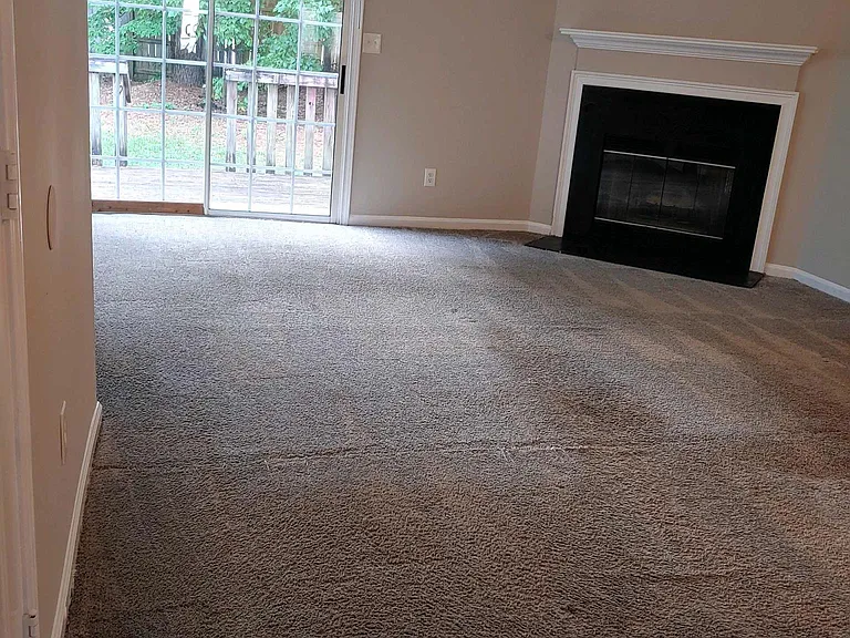 5910 Hampton Ct — Photo 4