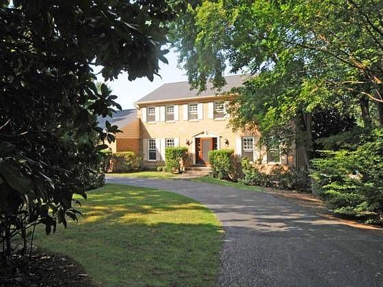 1st image of 2105 Whiteoaks Dr